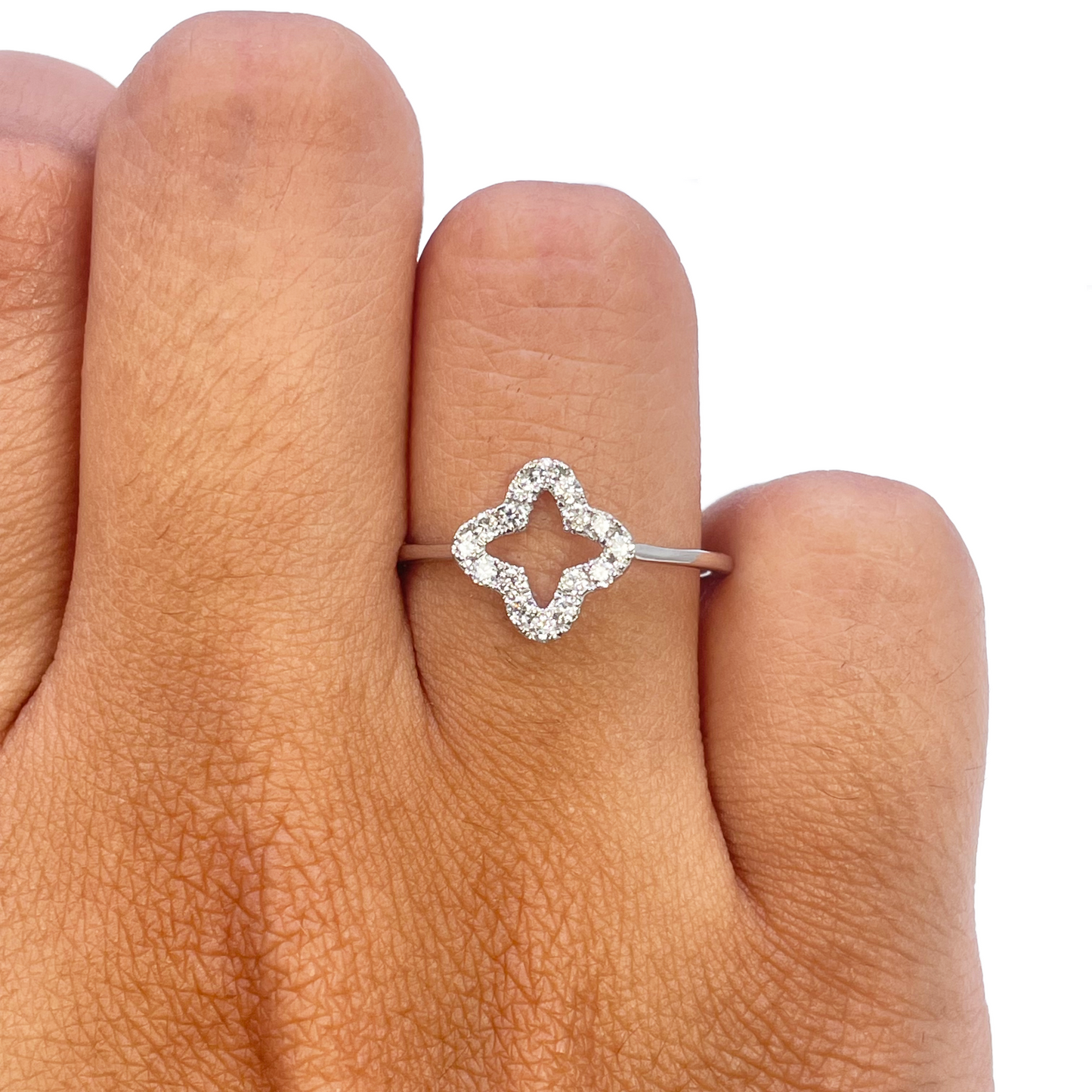 18 kt hvidguld diamant kløver/blomst formet ring 0,19 ct