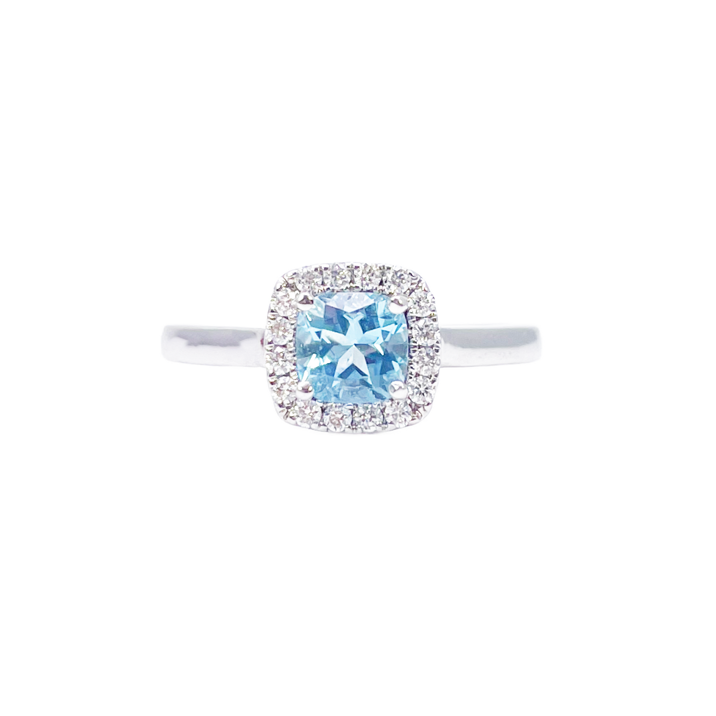 18 kt hvidguld akvamarin- og diamant halo klynge pudeformet ring 0,70 ct