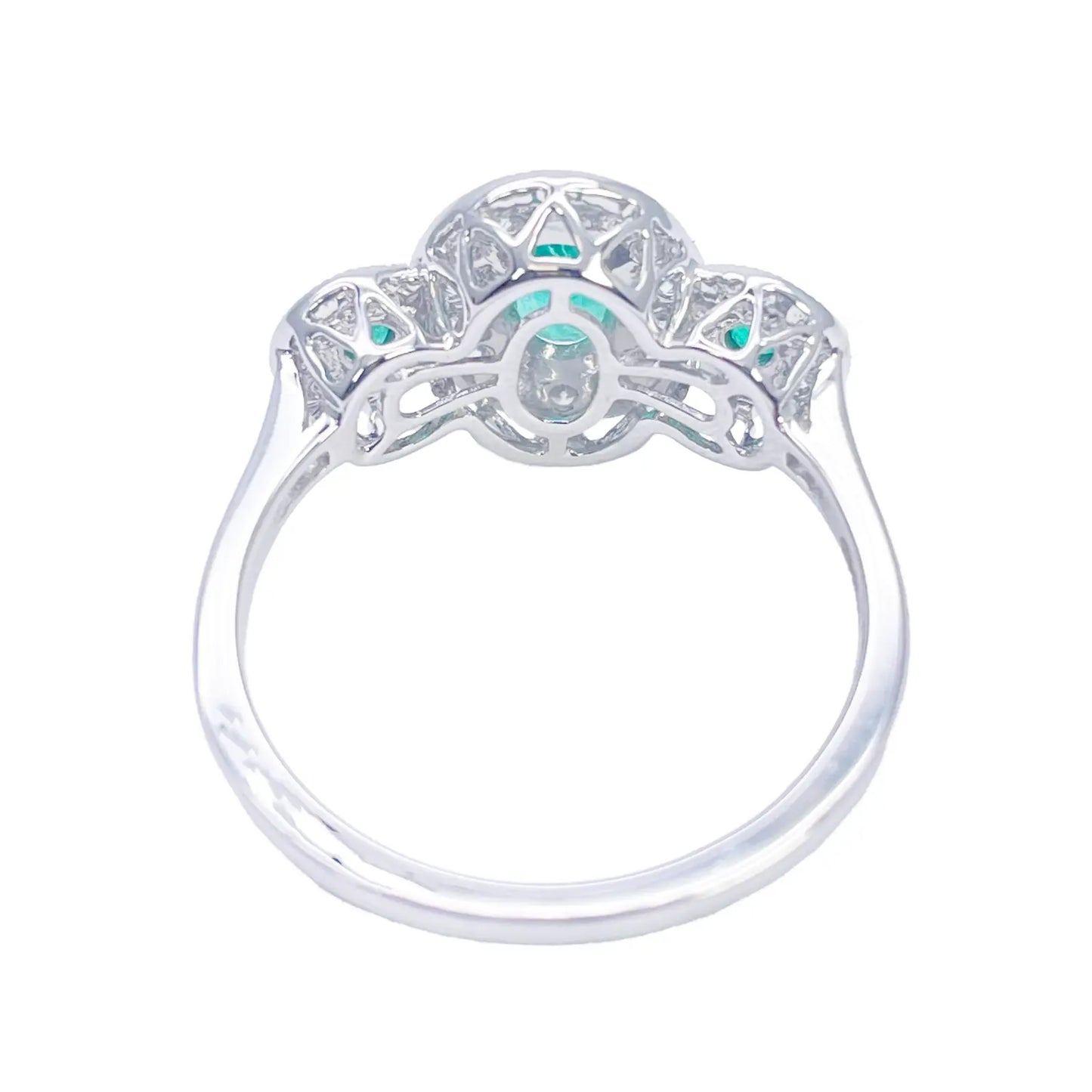 18ct Gold Natural Emerald Diamond Ring Round & Oval Cut 0.80ct  Diamond Ring