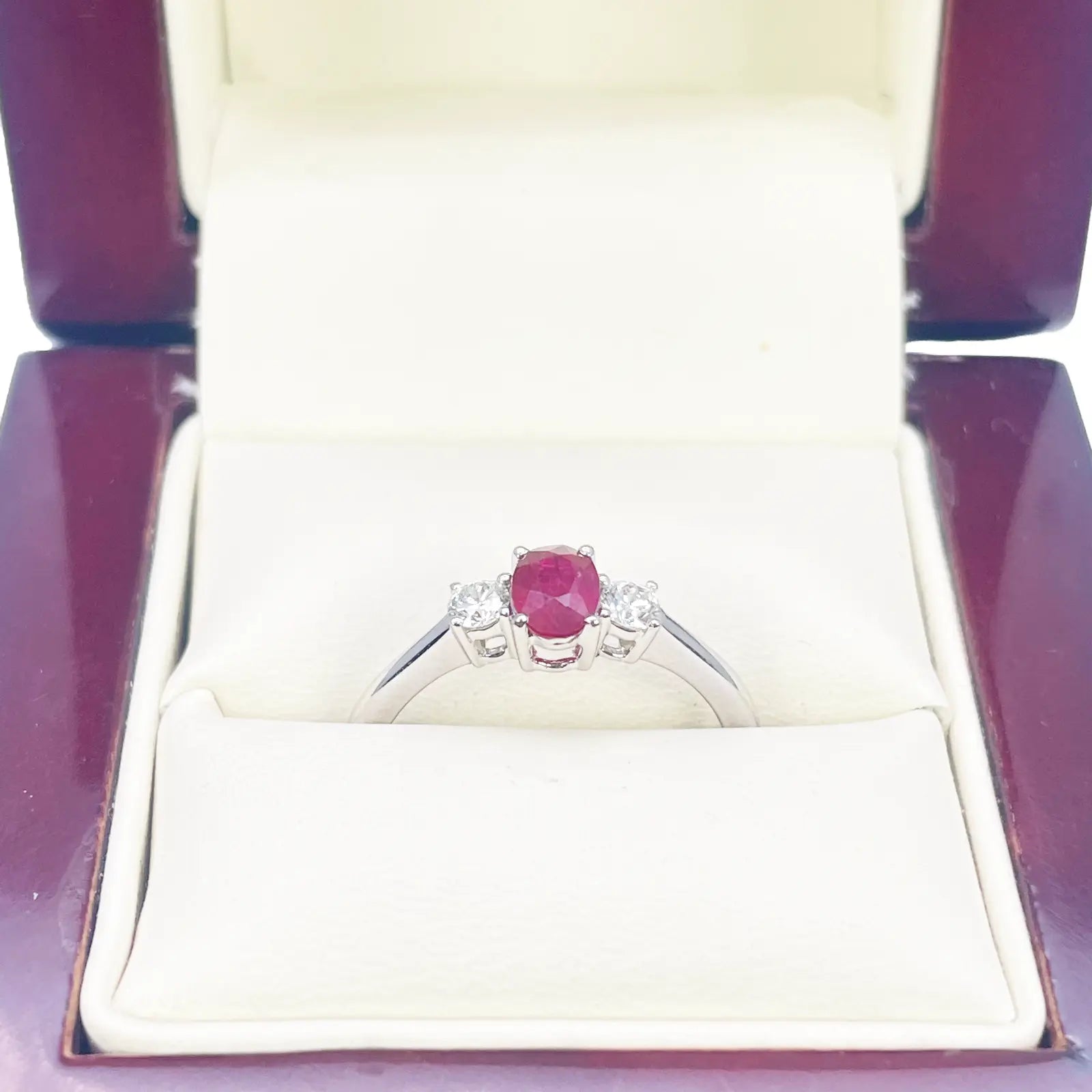 18ct Gold Ruby Diamond Ring Natural Round & Oval Cut Three-Stone 0.80ct  Diamond Ring