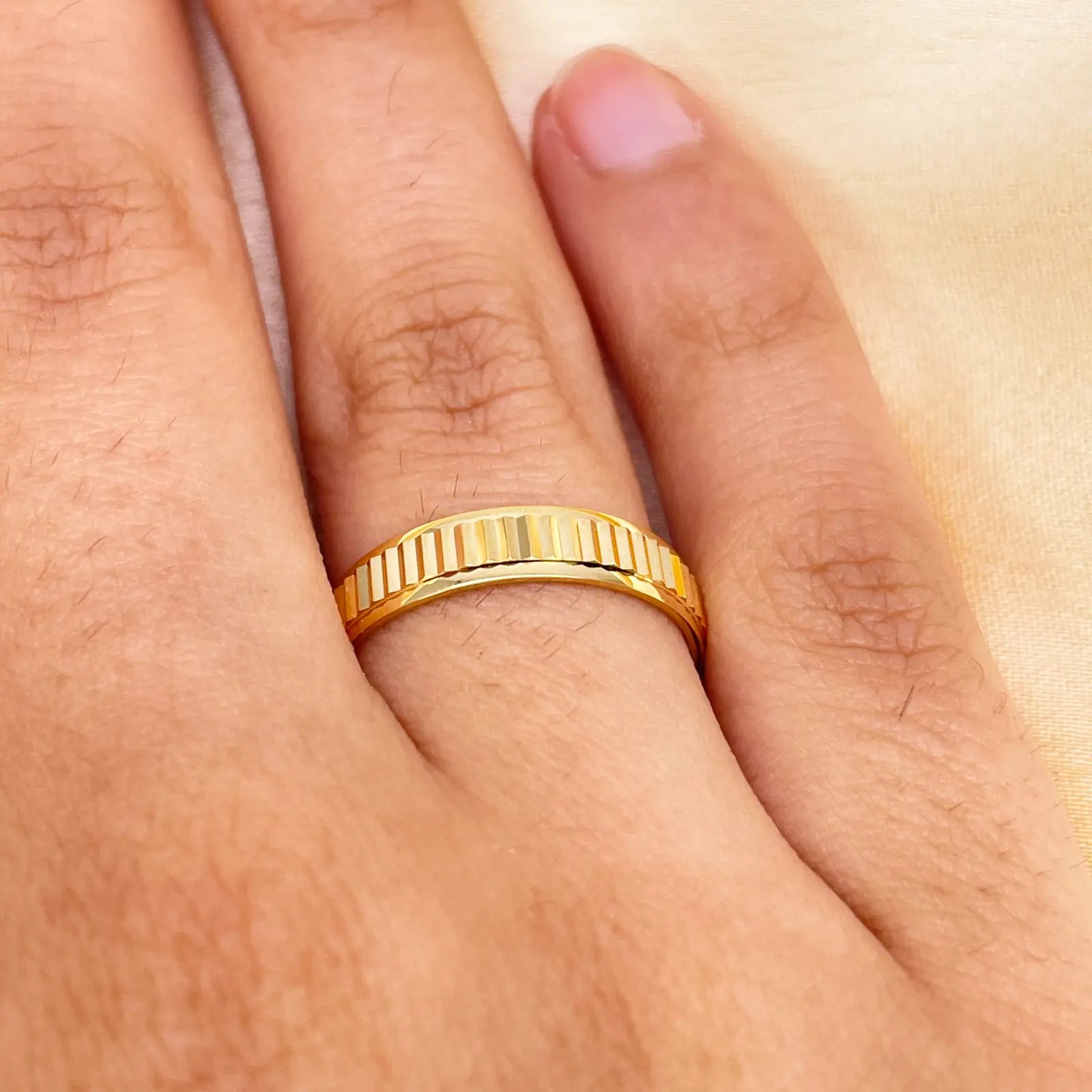 22ct Yellow Gold High Polished Edge Diamond Cut Women's Wedding Band 4mm 
