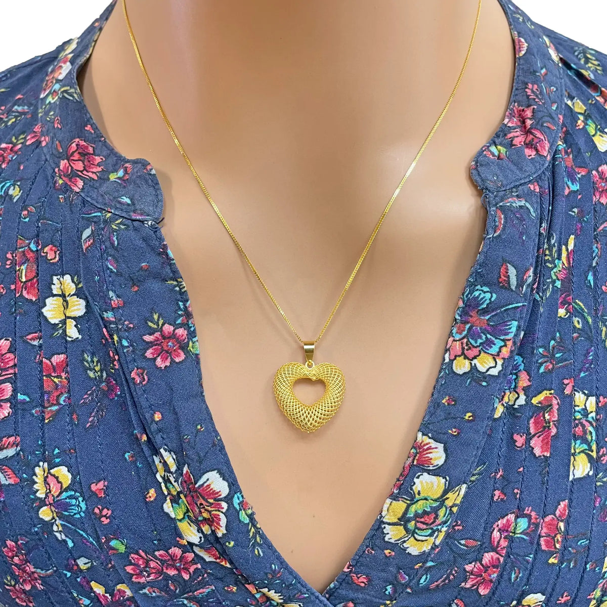 22ct Yellow Gold Mesh Matt Big Heart Pendant 22mm Length 