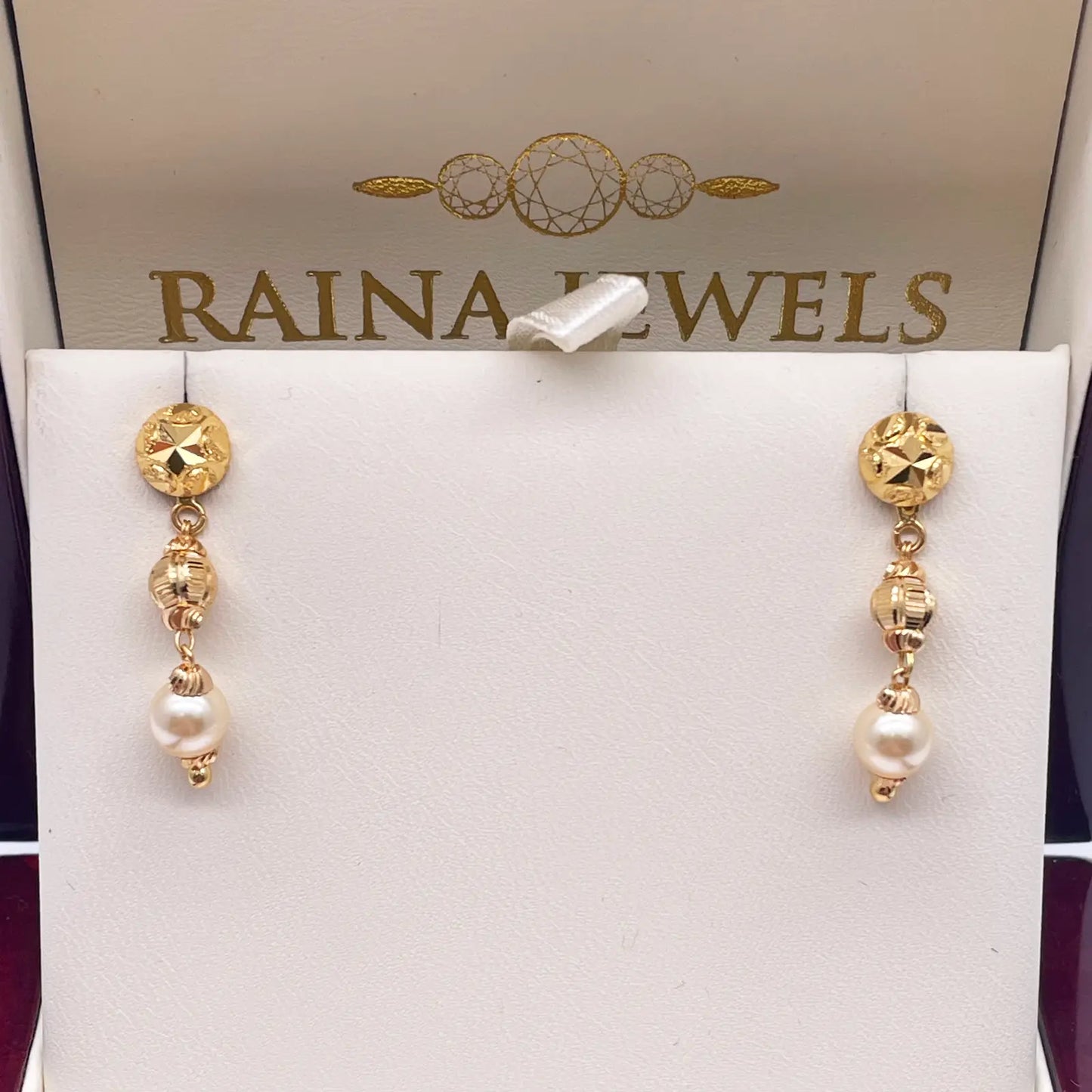 22ct Yellow Gold Pearls & Beaded Diamond Cut Ball Necklace/Earrings Set 