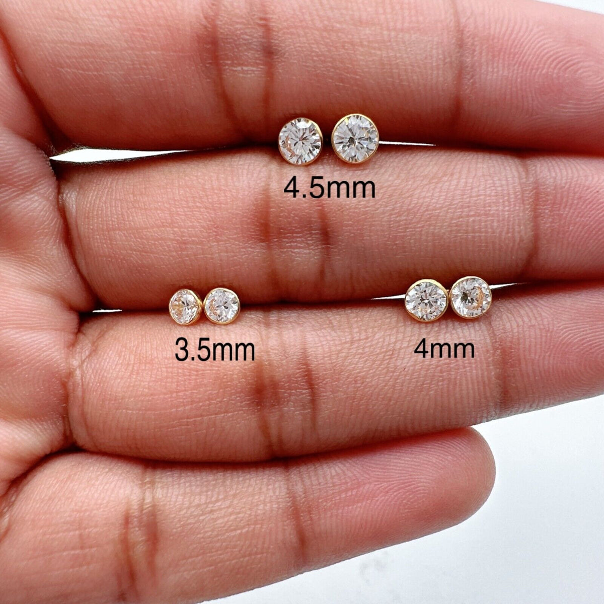 22 kt gult guld rund bezel børne ørestikker 2,5-4,5 mm