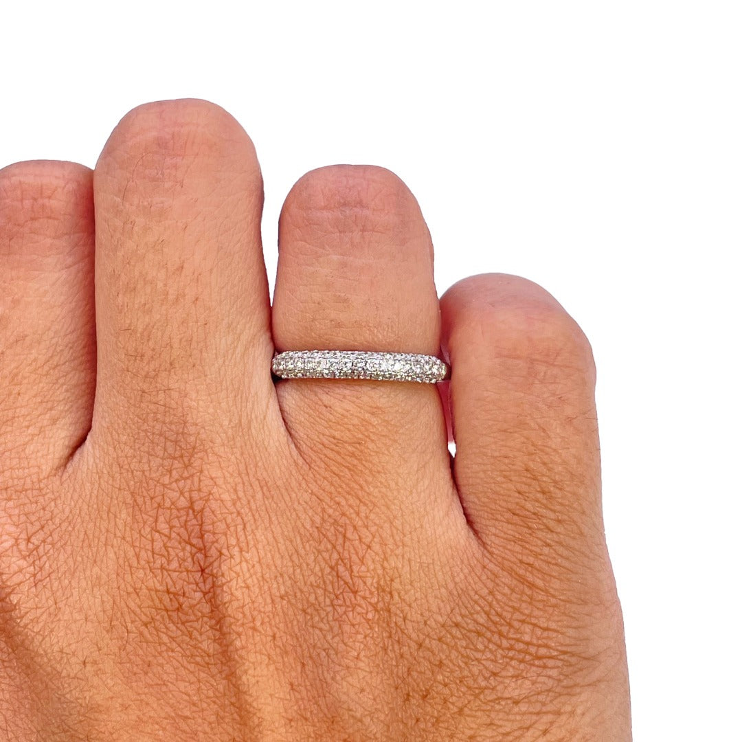 14kt hvidguld 3 diamant række kuppelformet pave sat ring 0,34ct