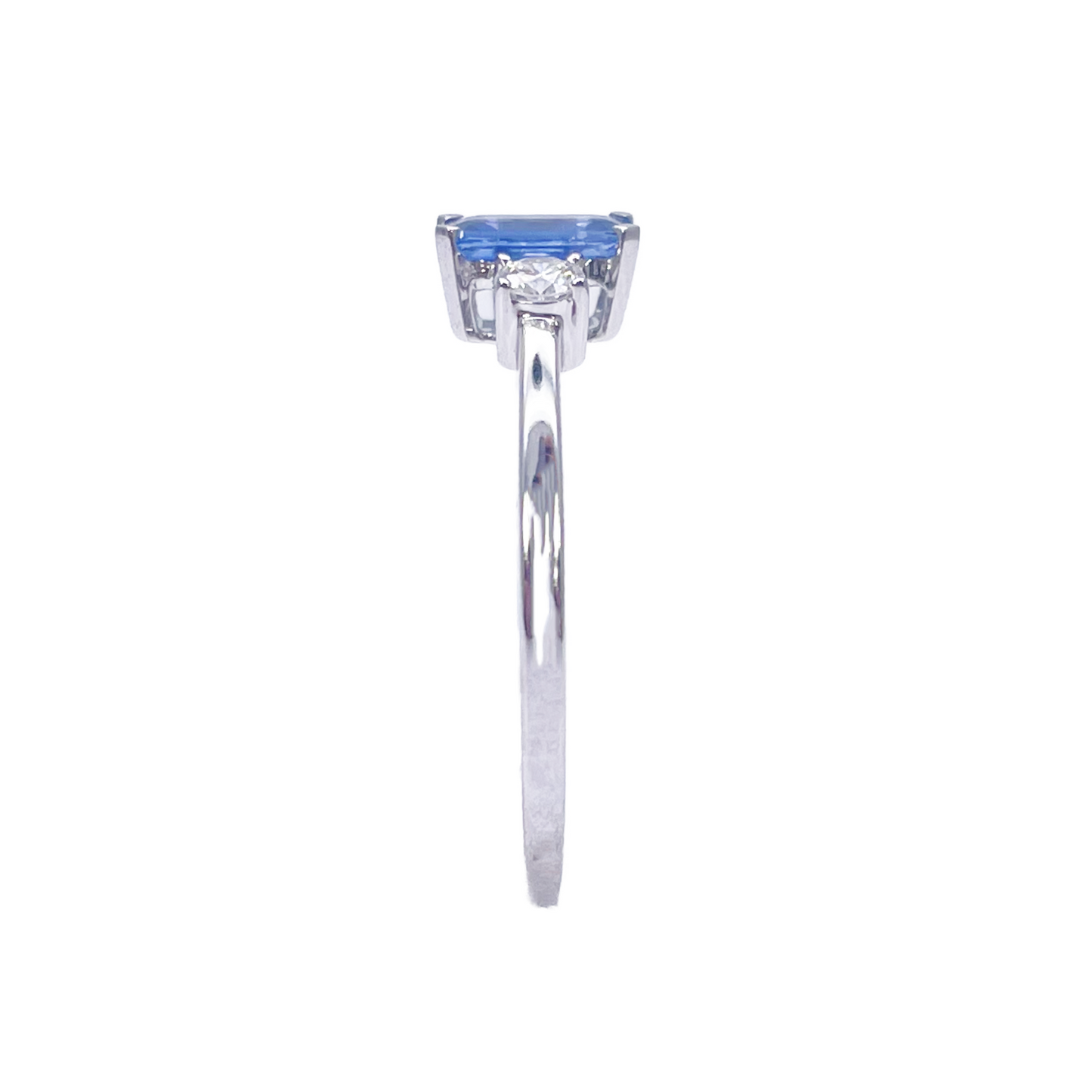 18kt guld safir diamant ring naturlig rund & smaragd slibning tre-sten 0,80ct