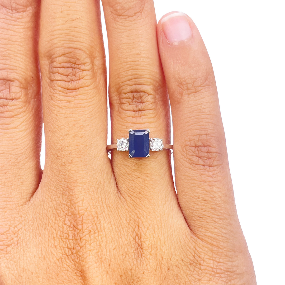 18kt guld safir diamant ring naturlig rund & smaragd slibning tre-sten 1,47ct
