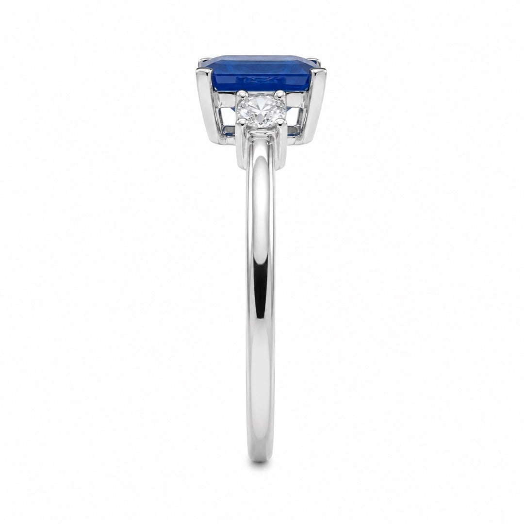 18kt guld safir diamant ring naturlig rund & smaragd slibning tre-sten 1,47ct
