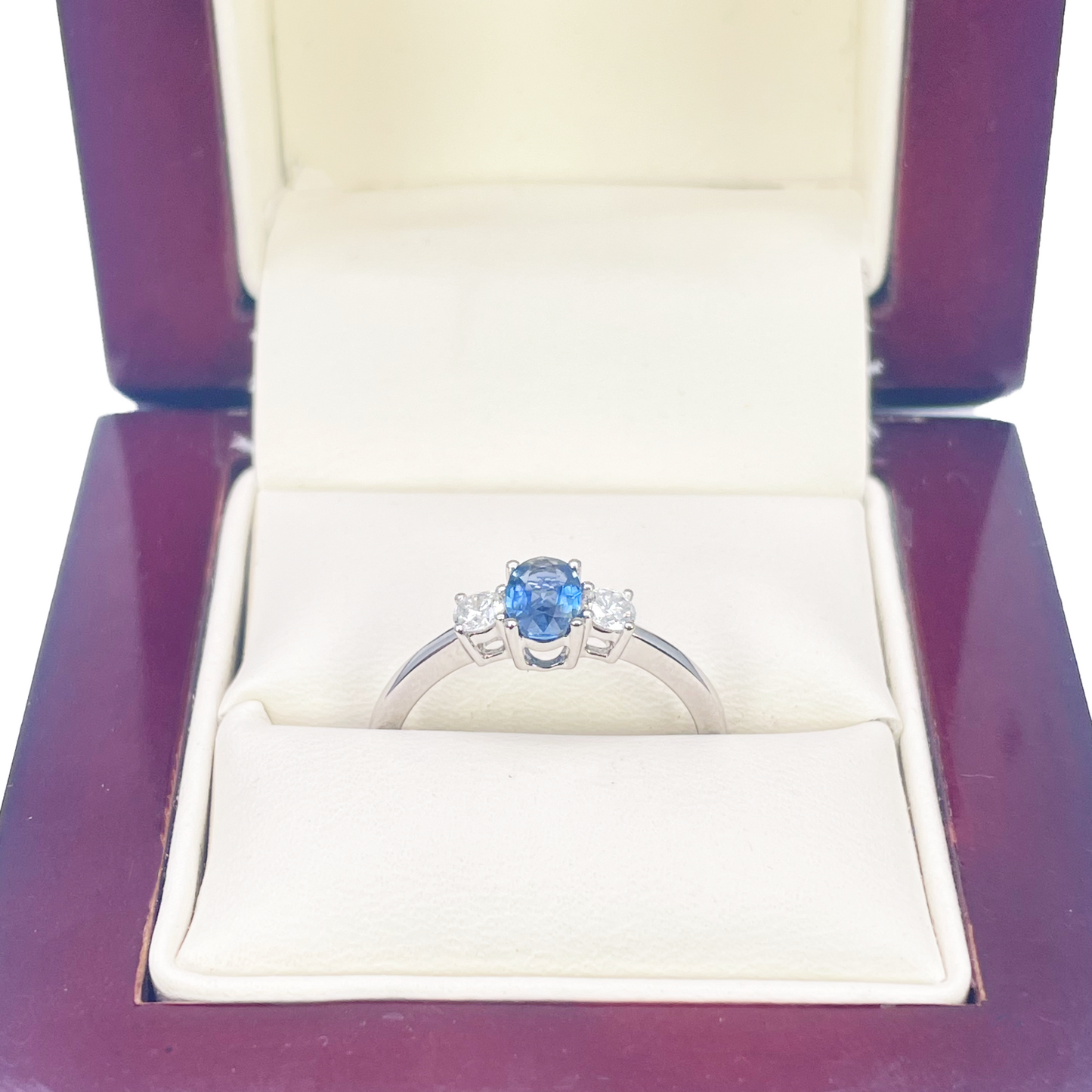 18kt guld naturlig safir diamant tre-sten ring rund & oval slibning 0,65ct