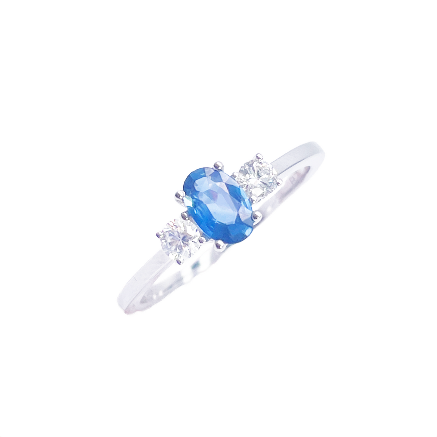 18kt guld naturlig safir diamant tre-sten ring rund & oval slibning 0,65ct