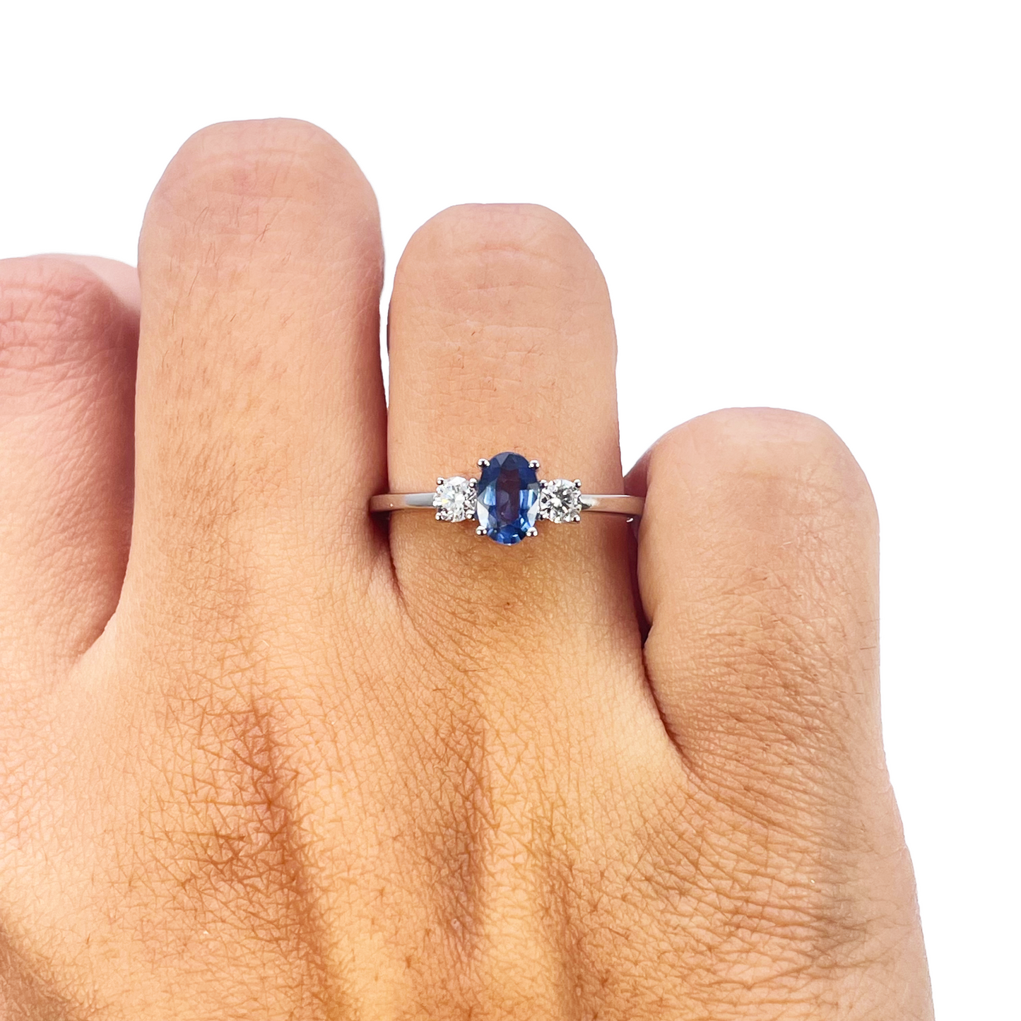 18kt guld naturlig safir diamant tre-sten ring rund & oval slibning 0,65ct