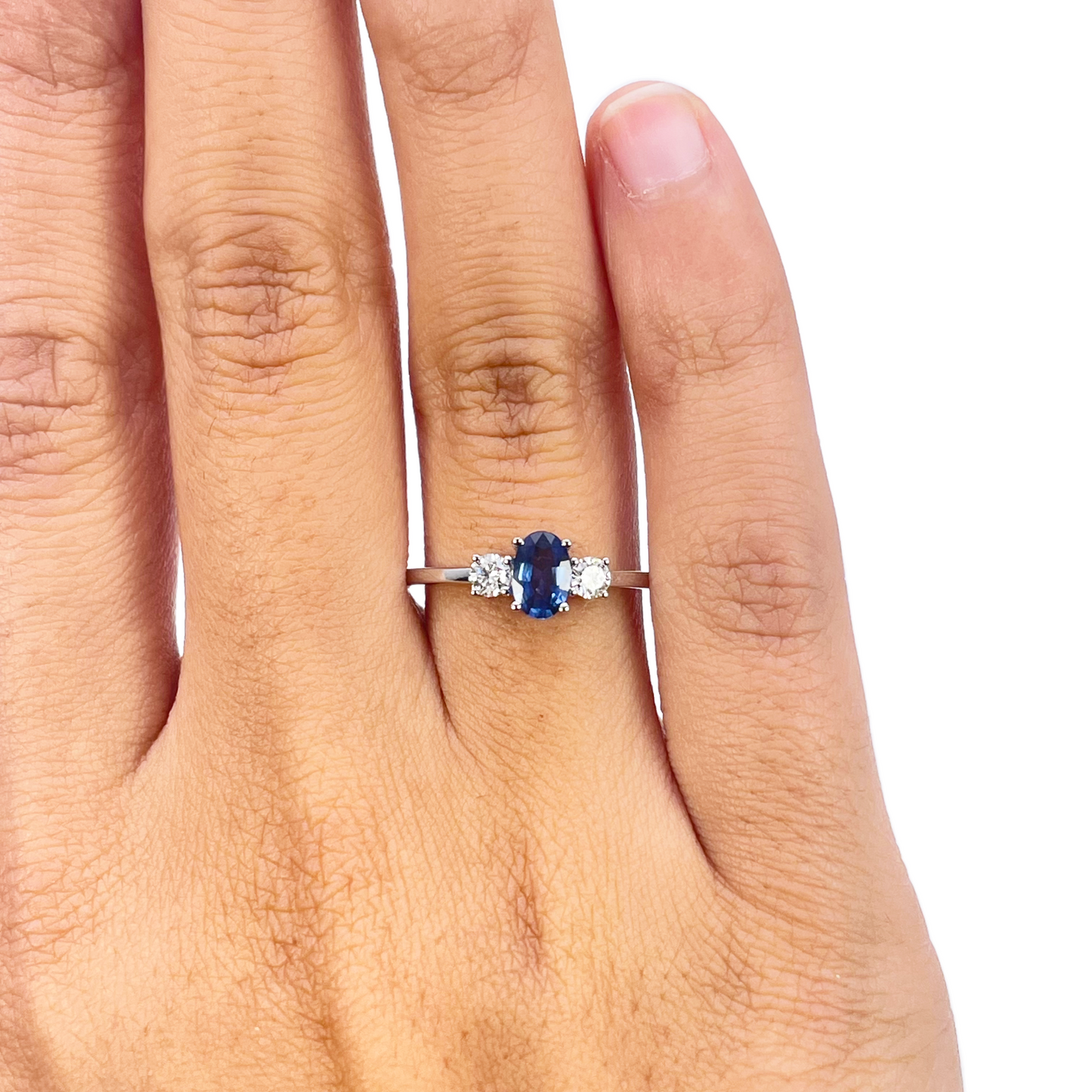 18kt guld naturlig safir diamant tre-sten ring rund & oval slibning 0,65ct