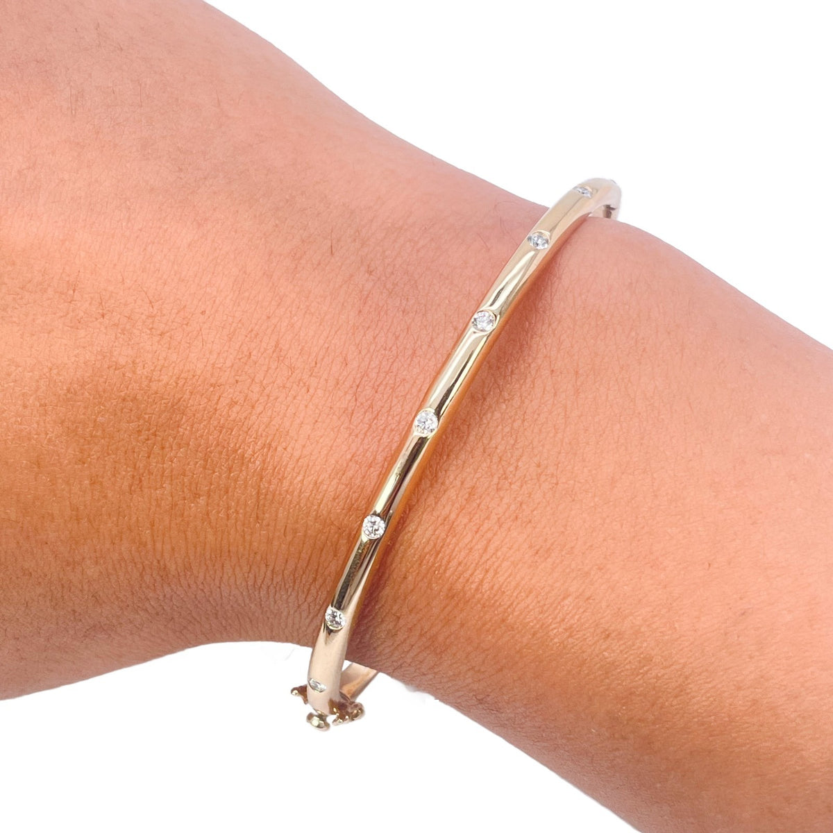 14ct Yellow Gold IGI Certified Natural Diamond Station Bangle 0.26ct