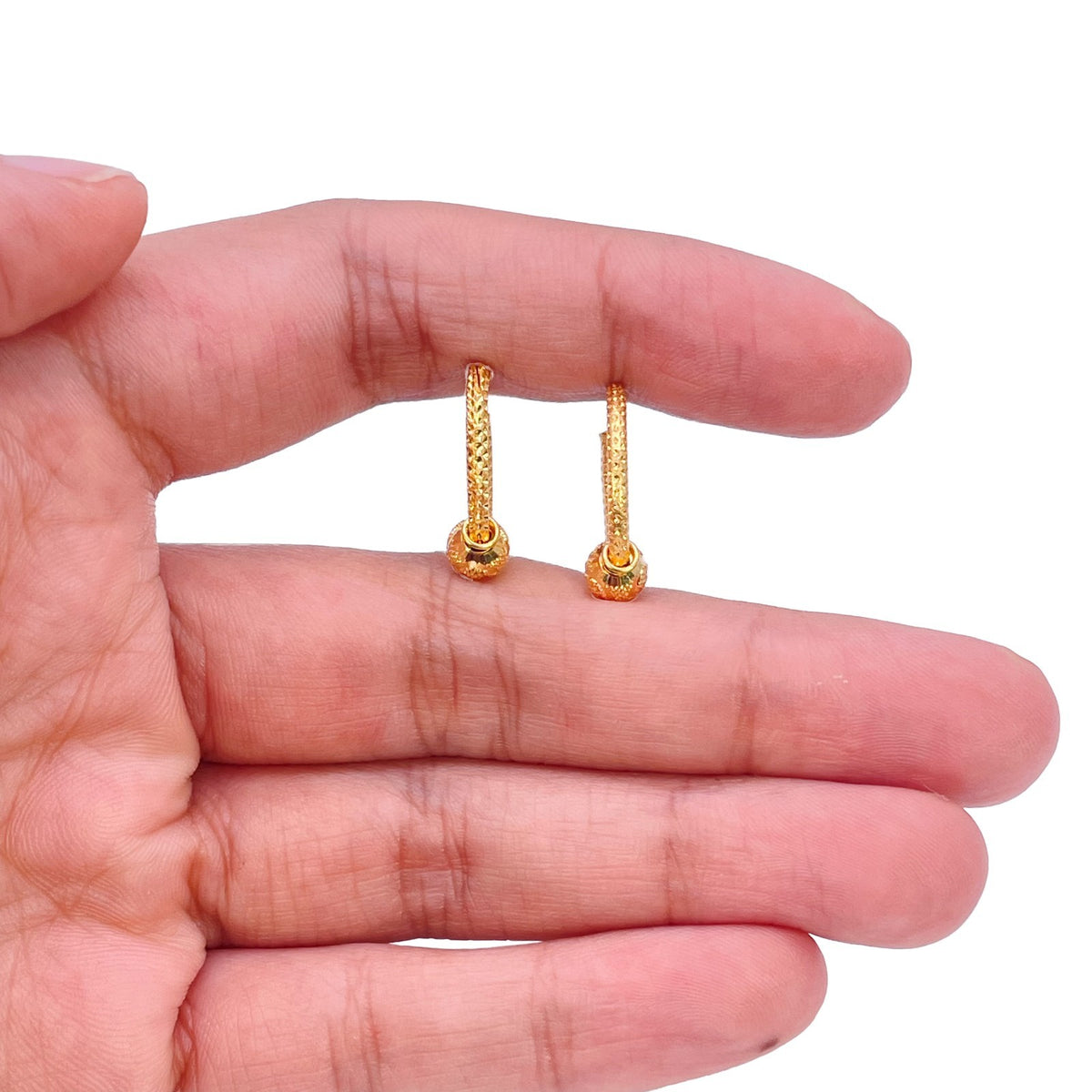 22ct yellow gold 13mm textured hoops, 1.8mm band, side view