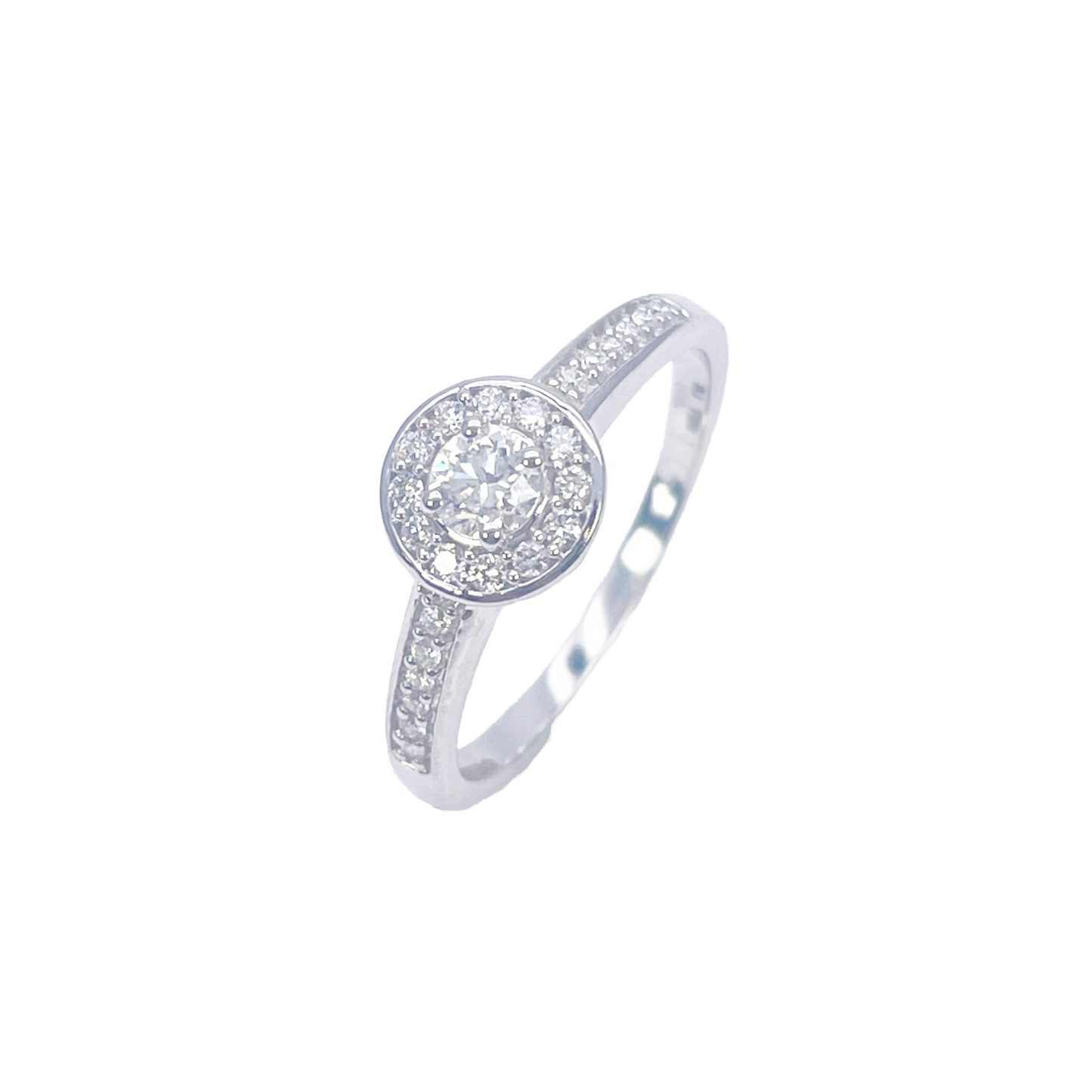 18 kt hvidguld og rund naturlig diamant pavé halo ring 0,30 ct
