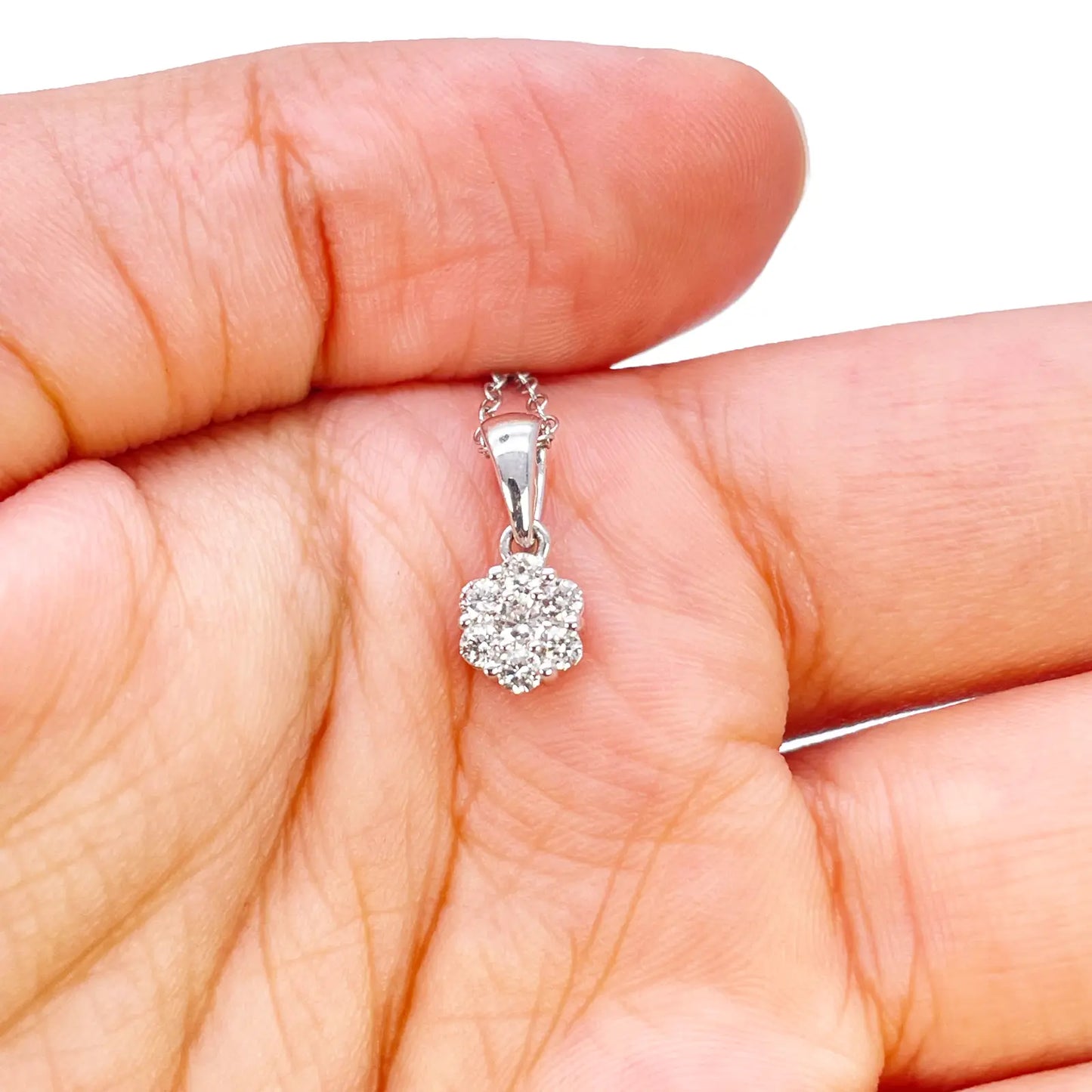 9ct White Gold Natural Round Cluster Diamond Pendant Chain Necklace 0.25ct 