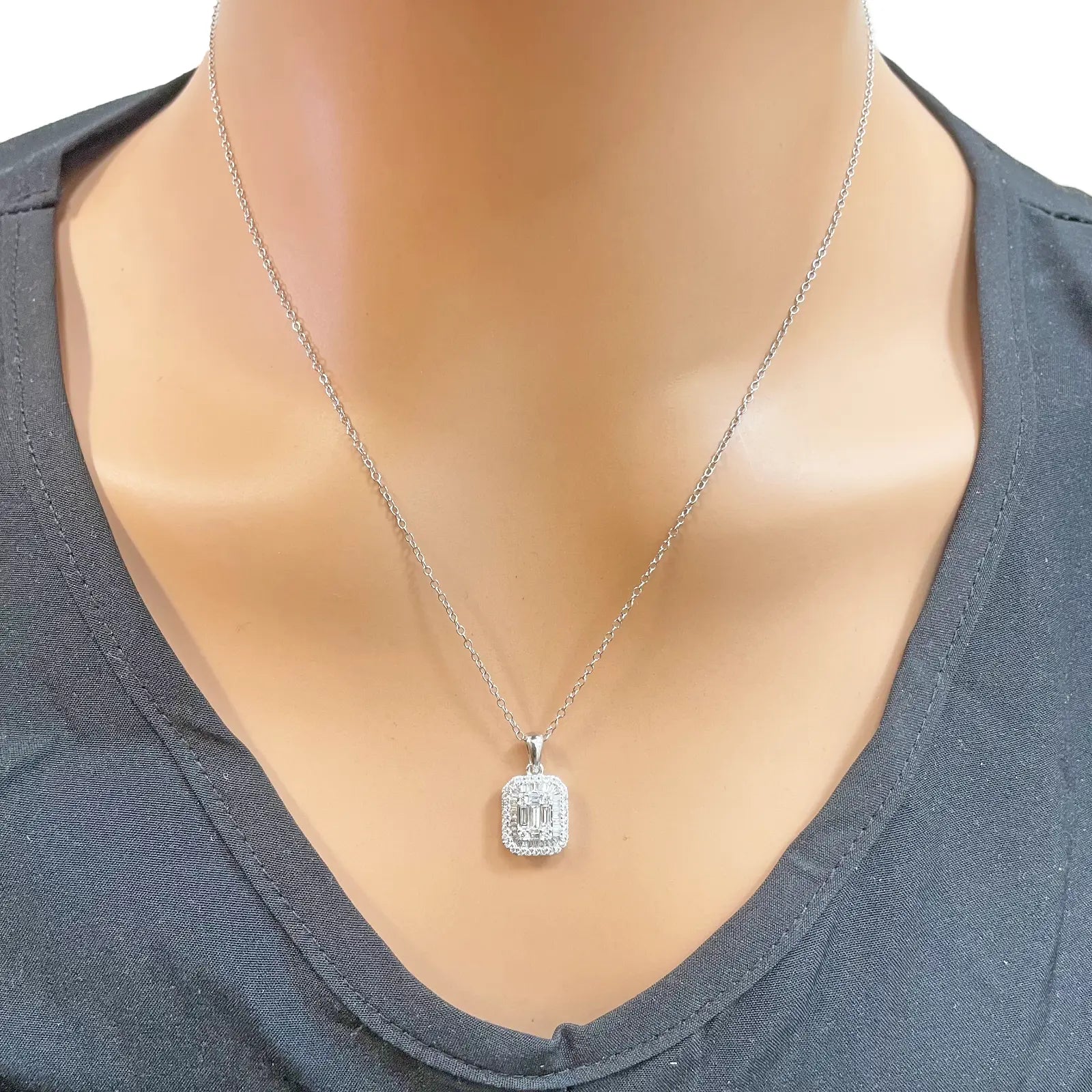 9ct White Gold & Natural Round & Baguette Diamonds Pendant Necklace 0.50ct 